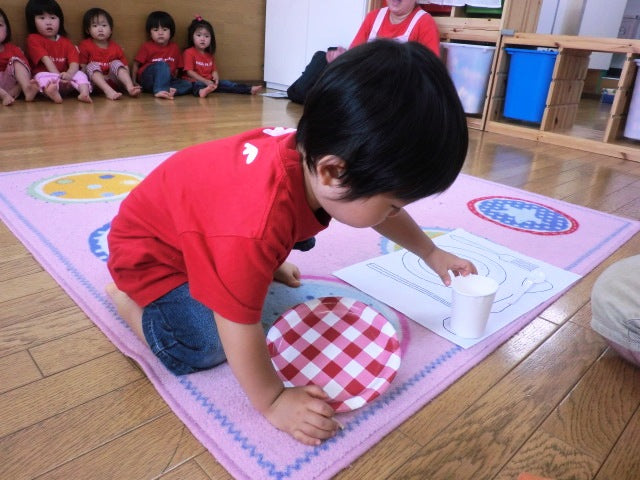 子供向けの無料カトラリープレースマットゲーム